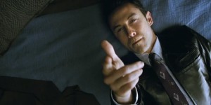 loop1 300x150 Joseph Gordon Levitt in LOOPER