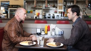 loop2 300x168 Willis and Gordon Levitt in LOOPER