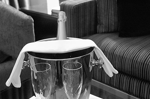 champagne opt Everybody’s Talkin’ 12 – 28 (Year End Chatter from Other Bloggers)